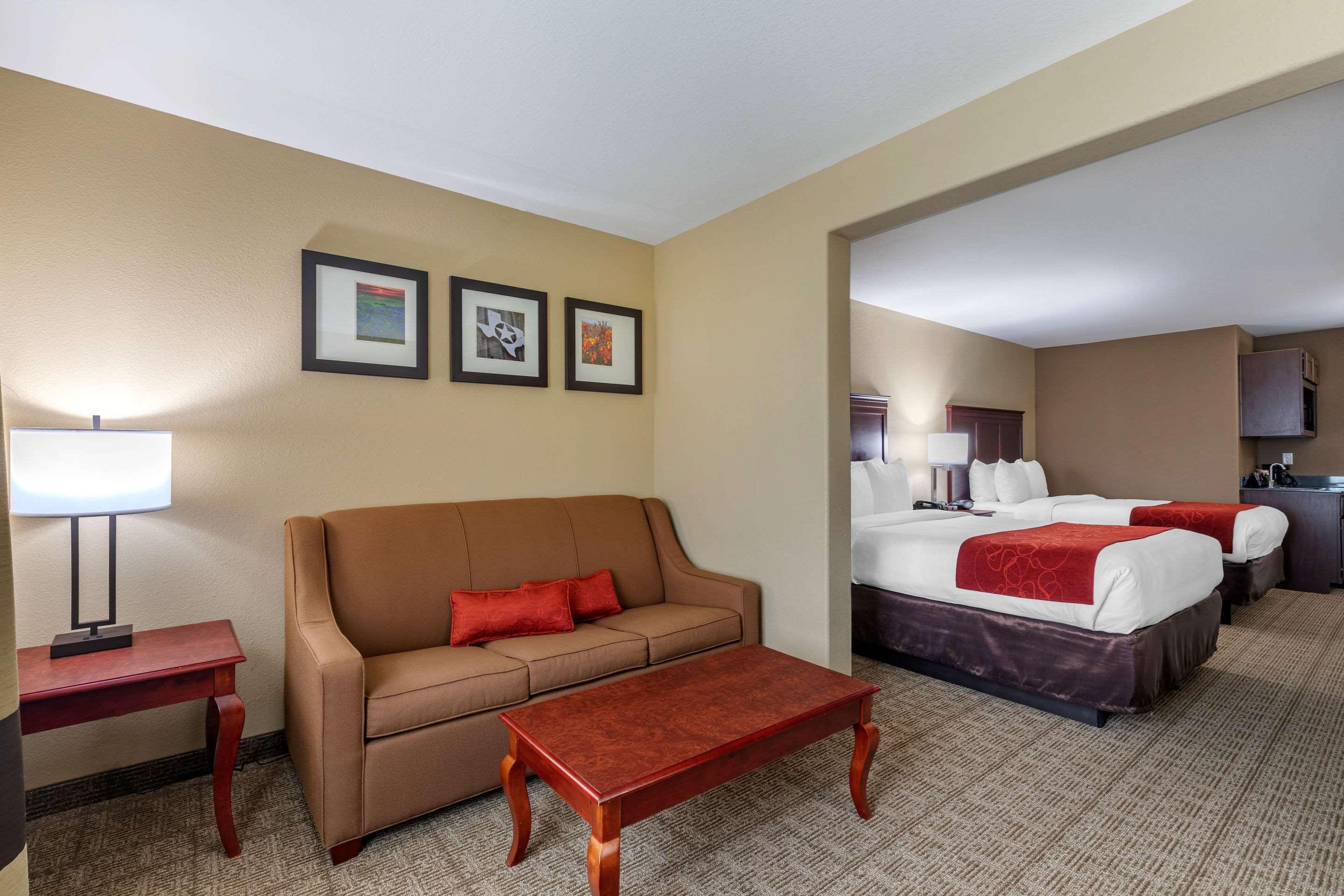Comfort Suites Ennis Luaran gambar