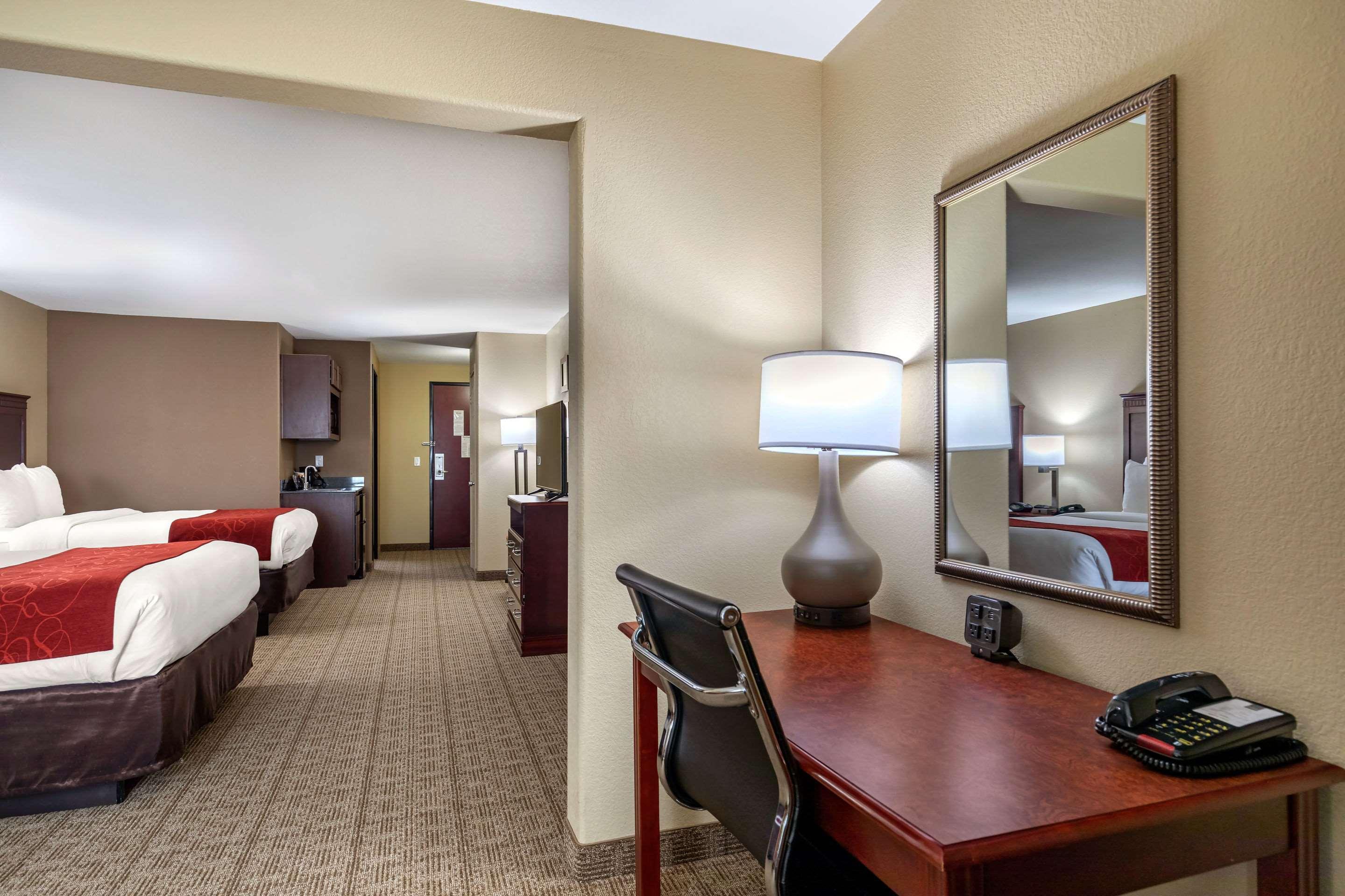 Comfort Suites Ennis Luaran gambar