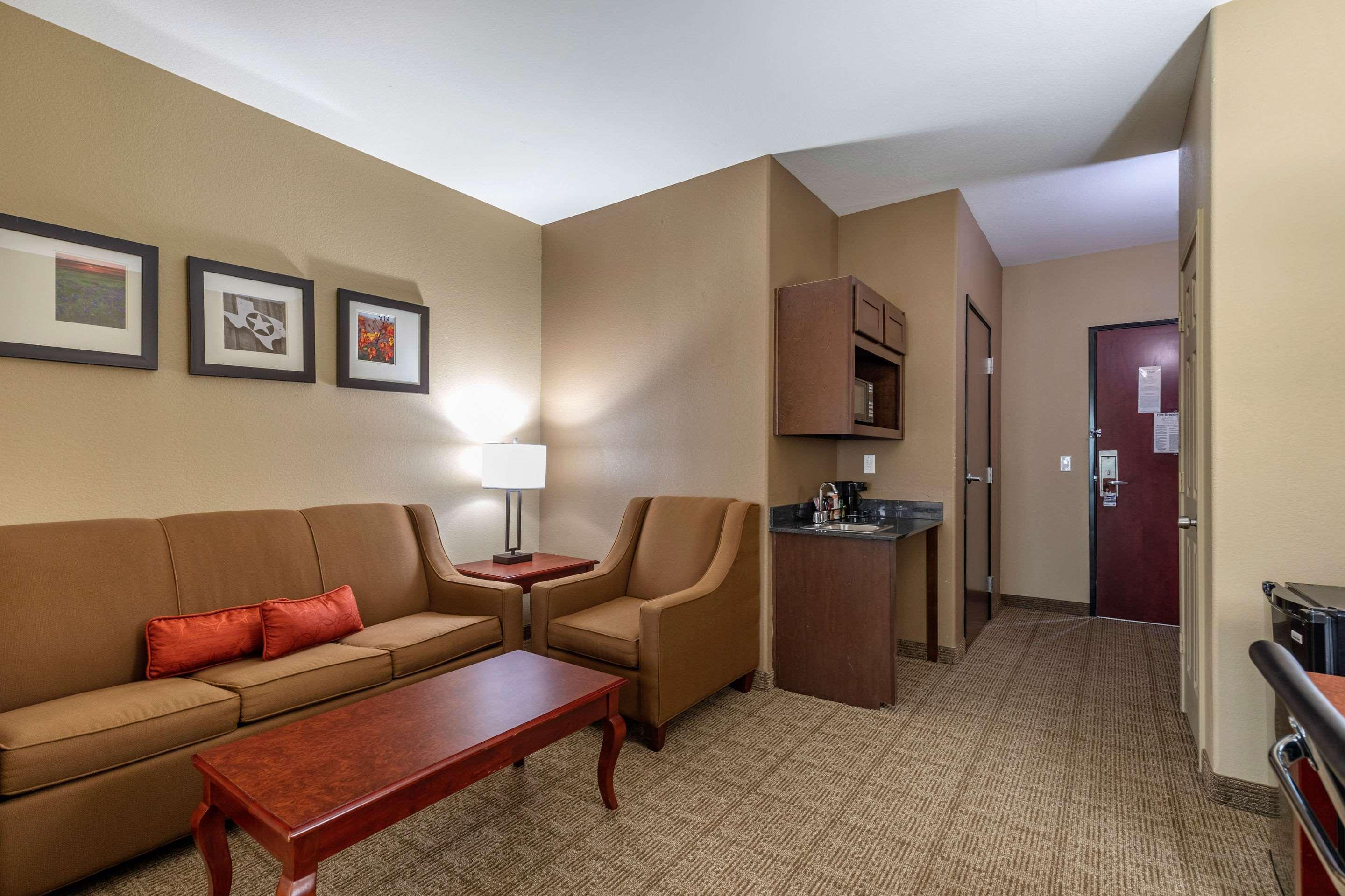 Comfort Suites Ennis Luaran gambar