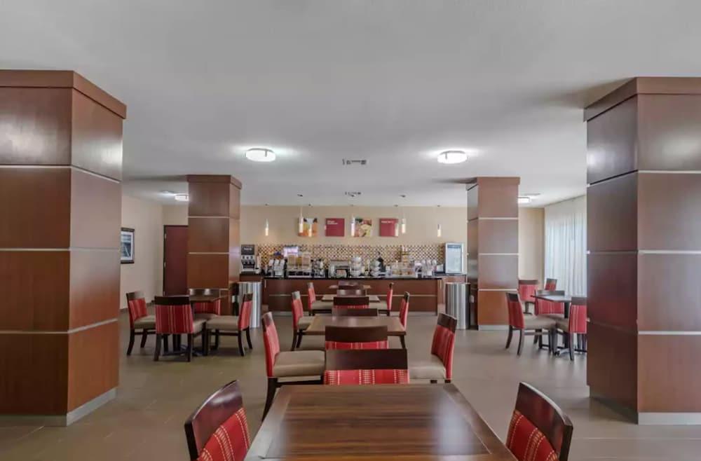 Comfort Suites Ennis Luaran gambar