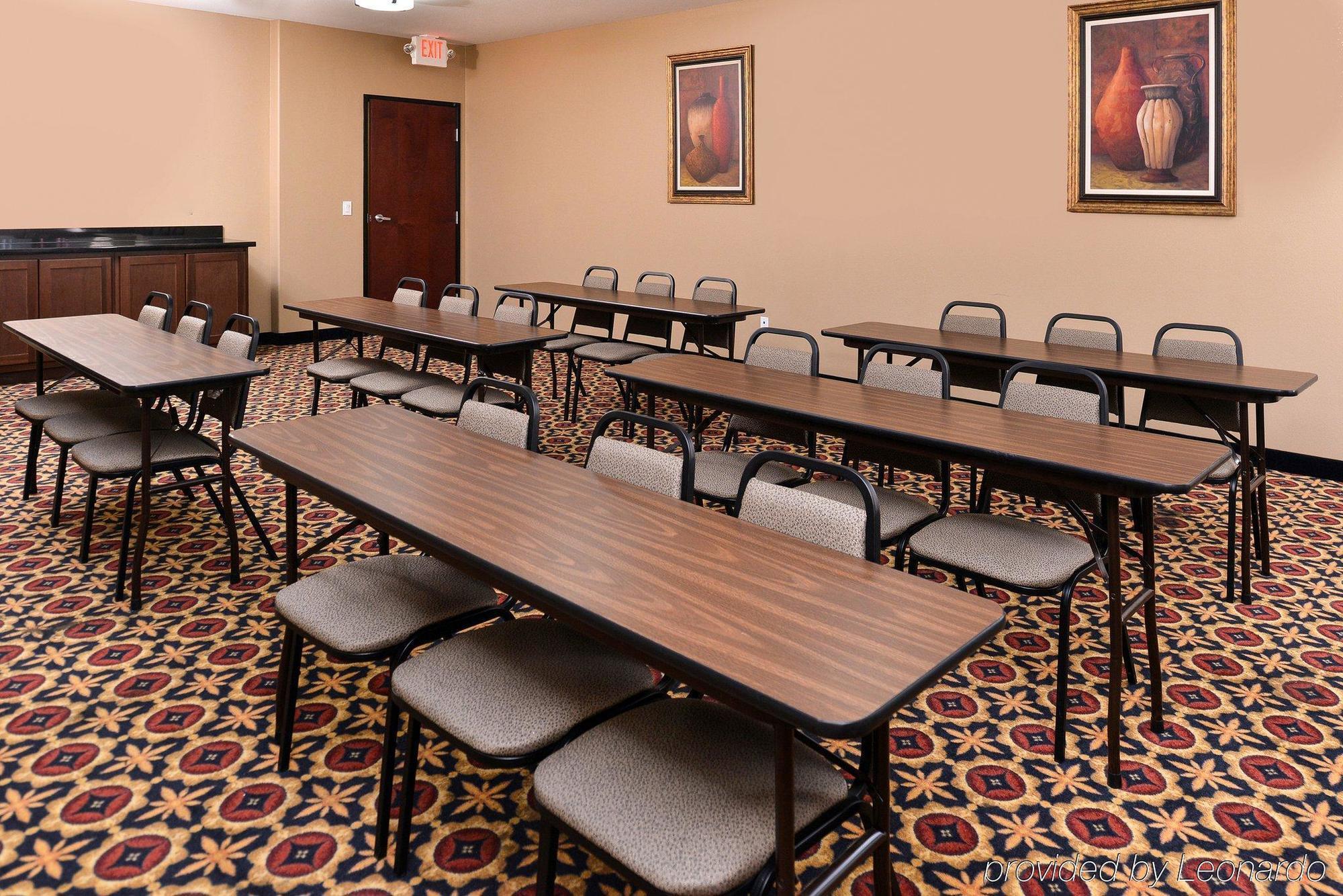 Comfort Suites Ennis Luaran gambar