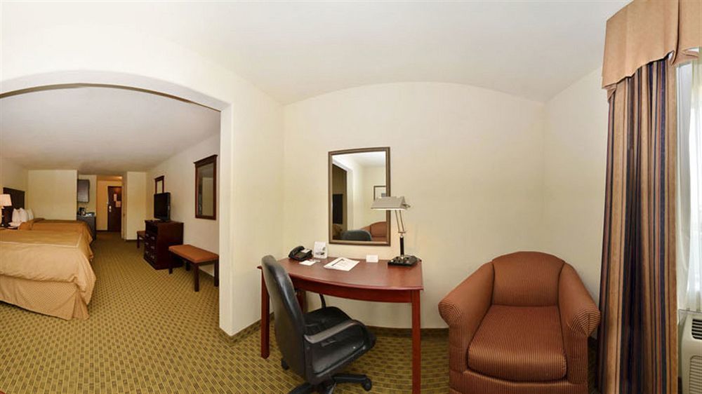 Comfort Suites Ennis Luaran gambar
