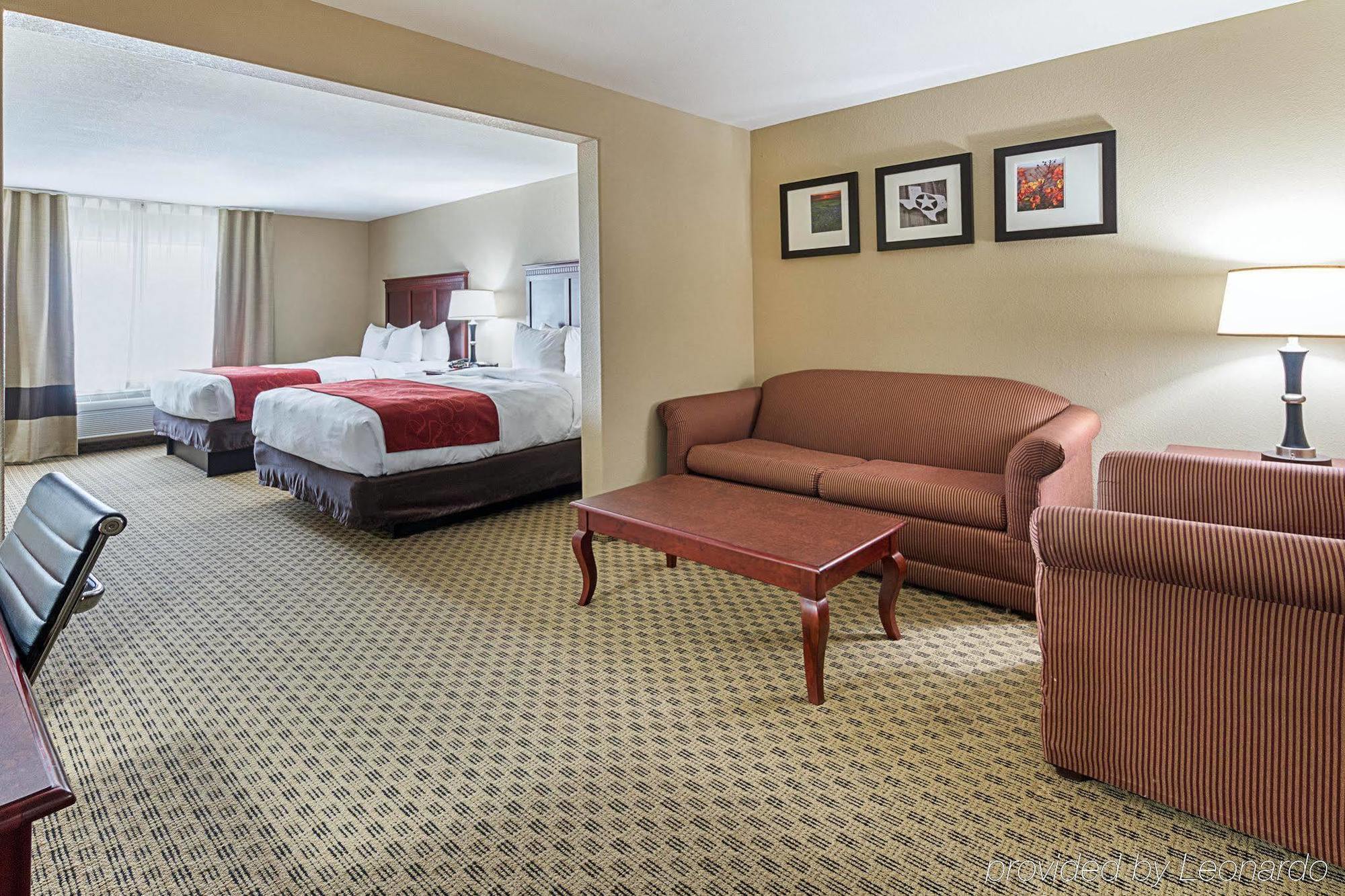 Comfort Suites Ennis Luaran gambar
