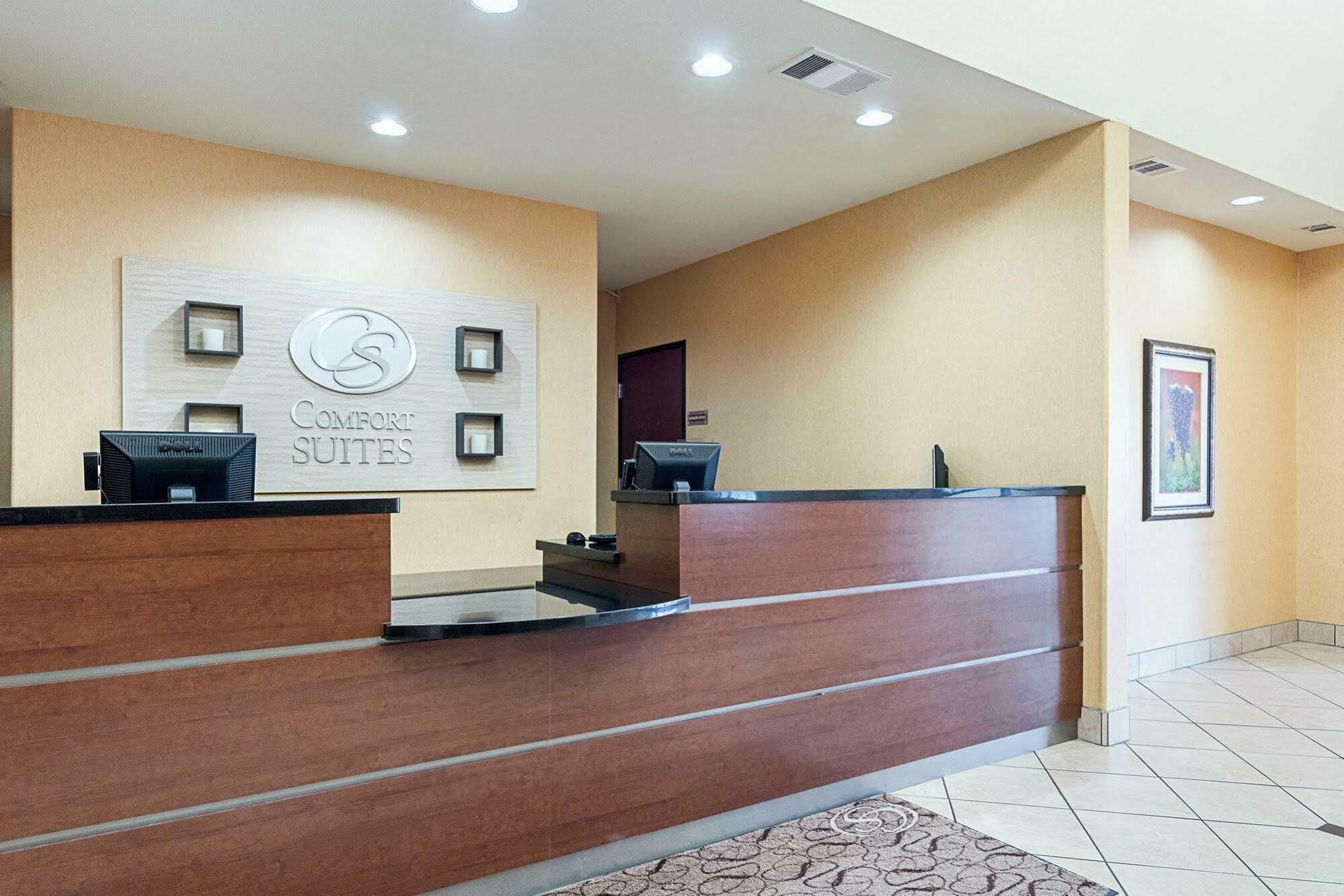 Comfort Suites Ennis Luaran gambar