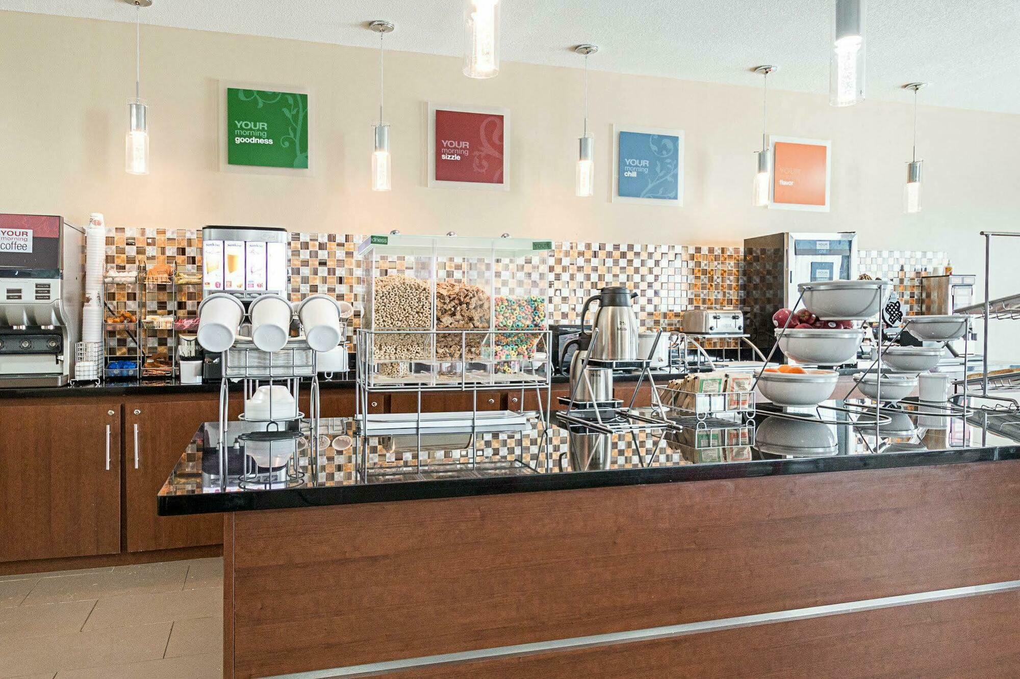 Comfort Suites Ennis Luaran gambar