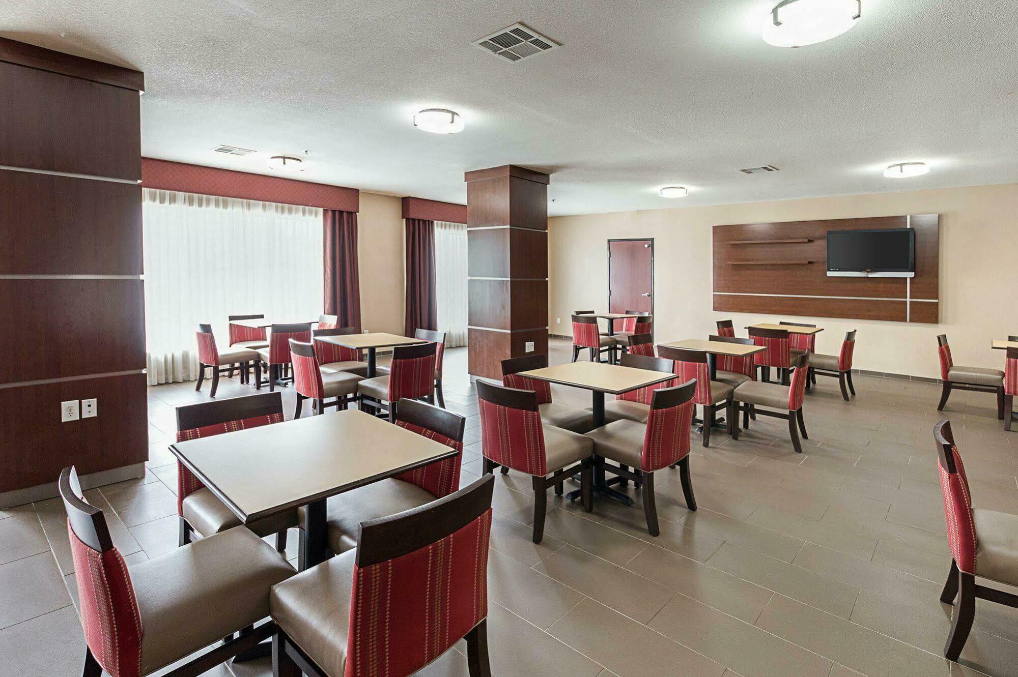 Comfort Suites Ennis Luaran gambar